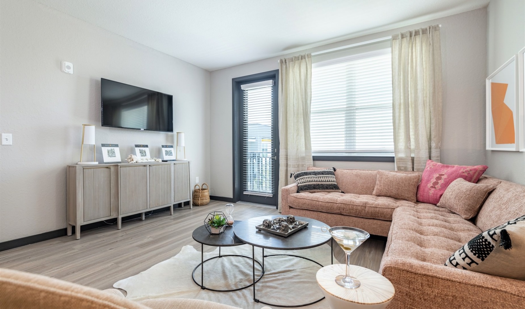 Irving Place Tampa Luxury Apartment Living Room with Plank Floor and Patio Irving Place Tampa Luxury Apartment Living Room with Plank Floor and Patio